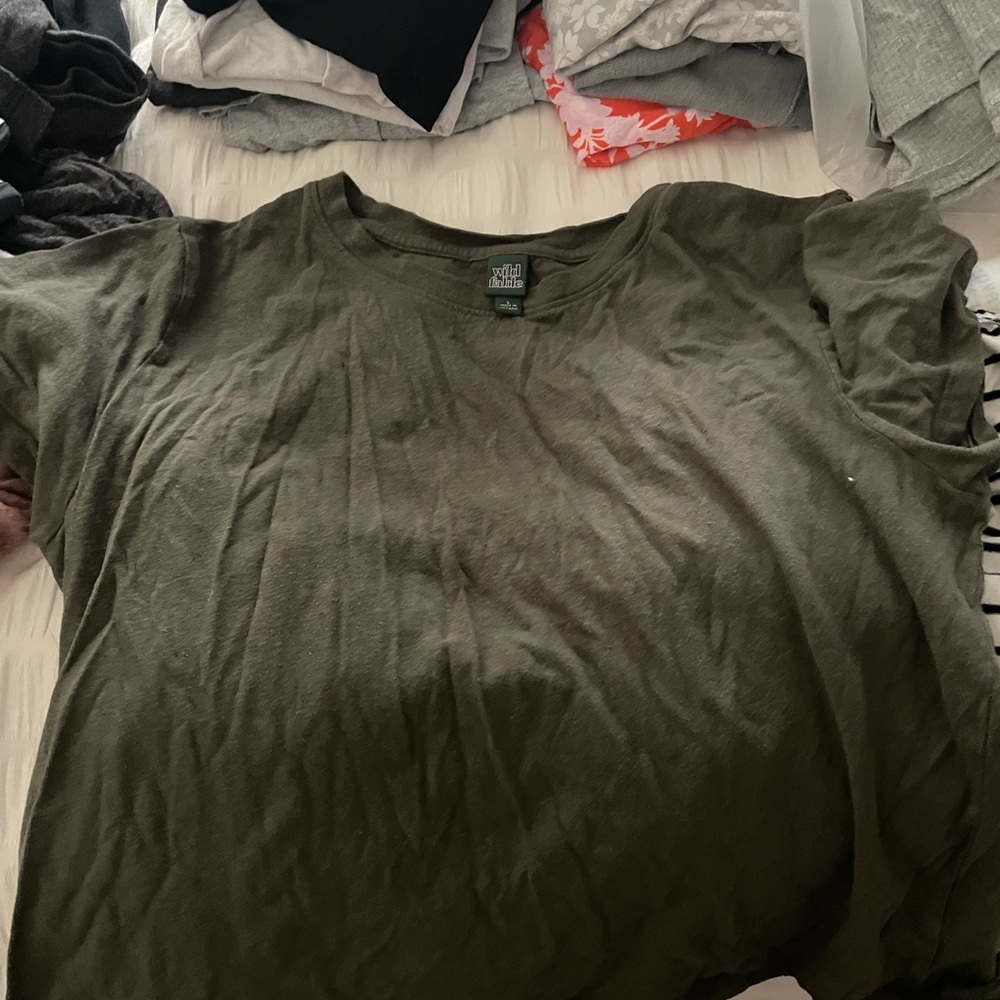 army green cropped t shirt